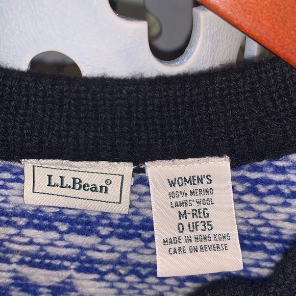 LL Bean Fair Isle Merino Wool Knit Sweater Blue Pewter Buttons Snowflake Print M - Picture 4 of 7
